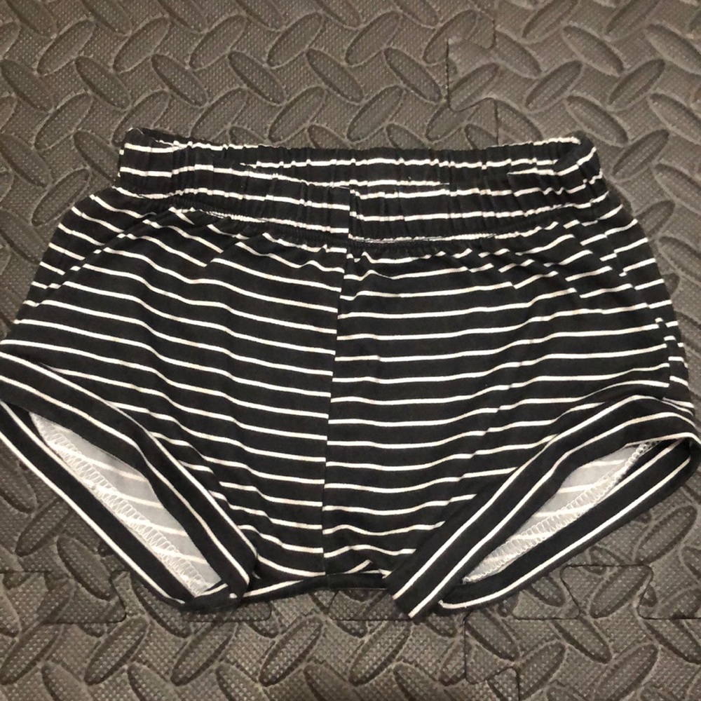 Taytrtots handmade size 2/3 B&W striped bummies